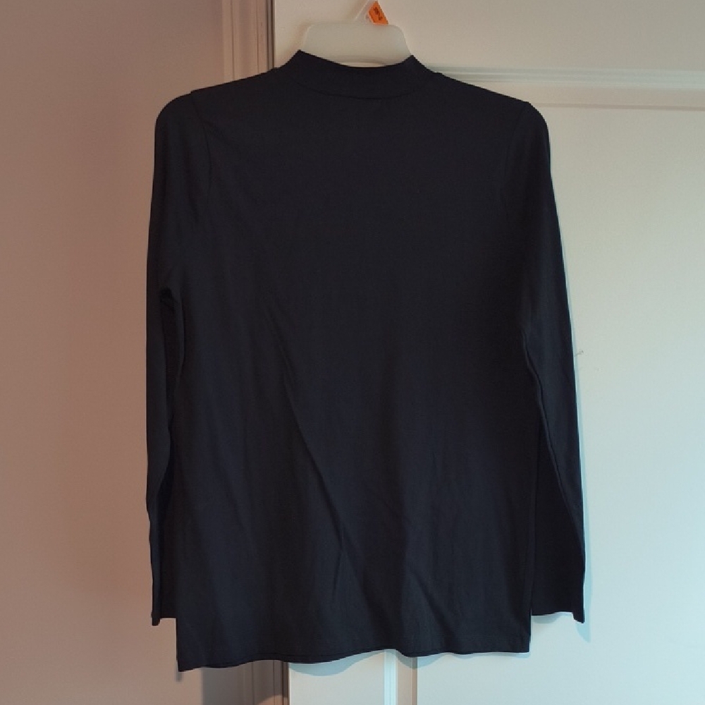 Zenana Outfitters Classic Black Top